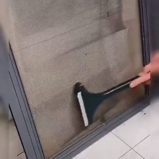 2 in 1 Mini Window Wiper Cleaning Tool